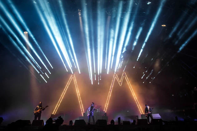 Arctic Monkeys 2 Arctic Monkeys on stage